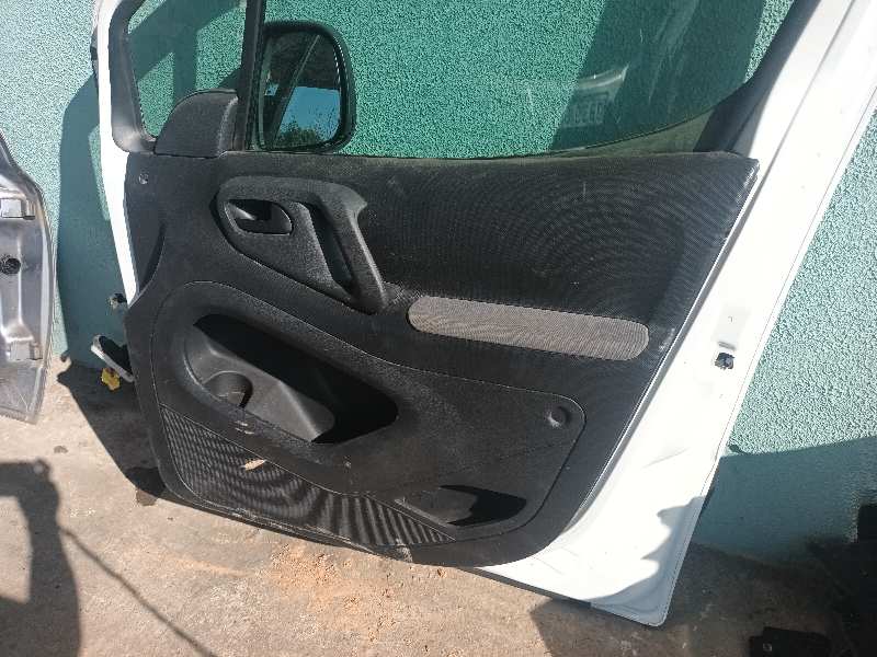 ELEVALUNAS DELANTERO DERECHO