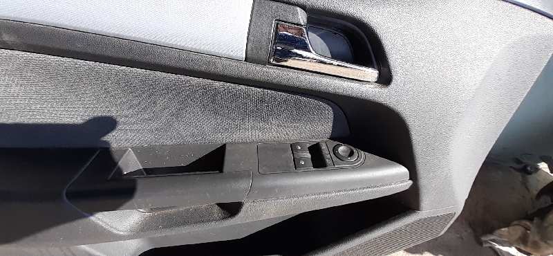 ELEVALUNAS DELANTERO IZQUIERDO