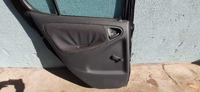 GUARNECIDO PUERTA TRASERA IZQUIERDA