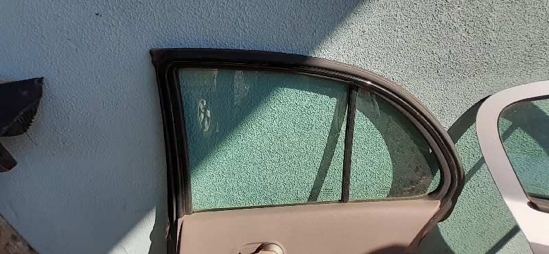 LUNA TRASERA DERECHA