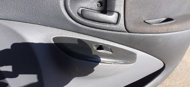 MANDO ELEVALUNAS DELANTERO DERECHO