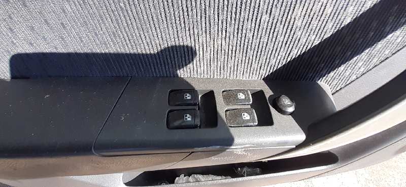 MANDO ELEVALUNAS DELANTERO IZQUIERDO 