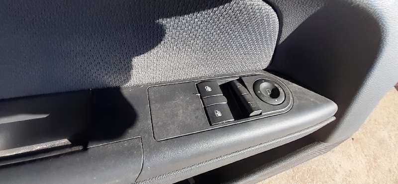 MANDO ELEVALUNAS DELANTERO IZQUIERDO 