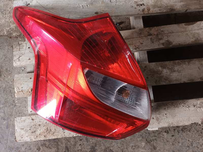 PILOTO TRASERO IZQUIERDO