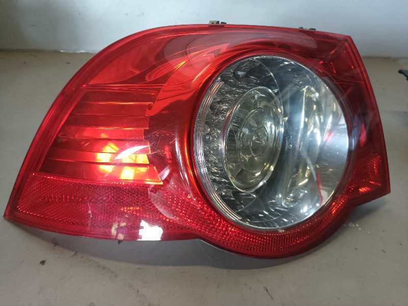 PILOTO TRASERO IZQUIERDO