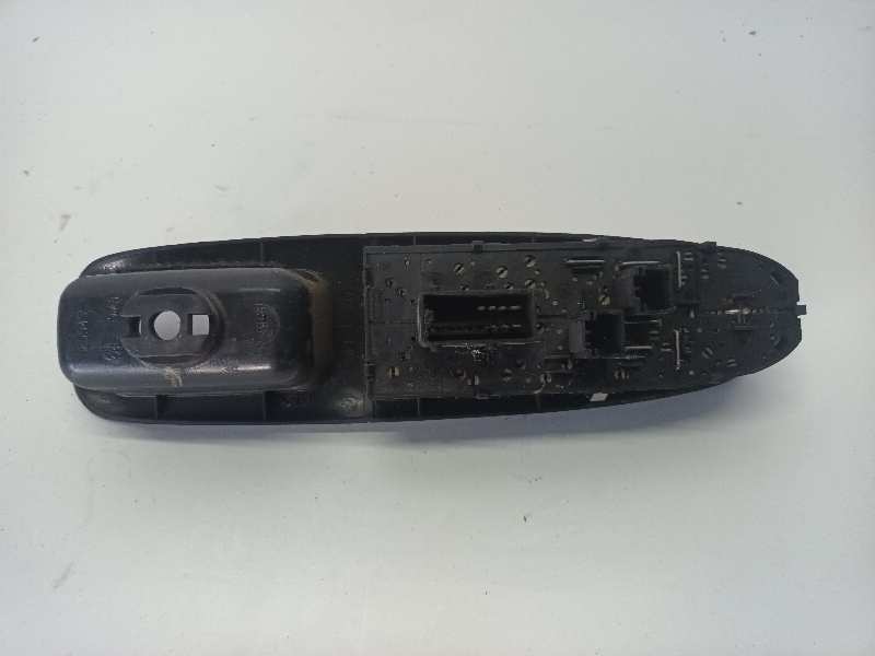 MANDO ELEVALUNAS DELANTERO IZQUIERDO 