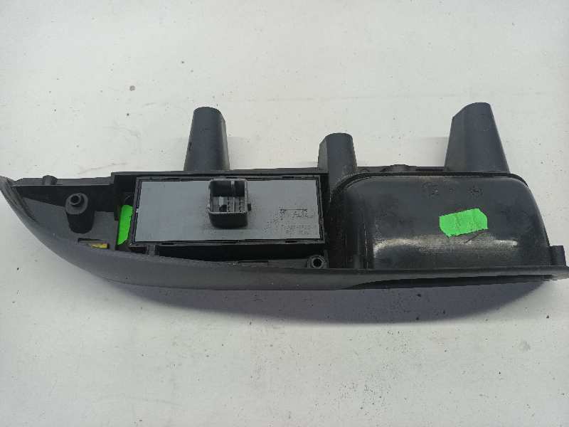 MANDO ELEVALUNAS DELANTERO IZQUIERDO 