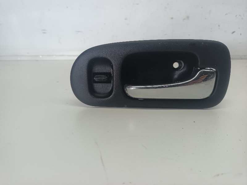 MANETA INTERIOR DELANTERA DERECHA