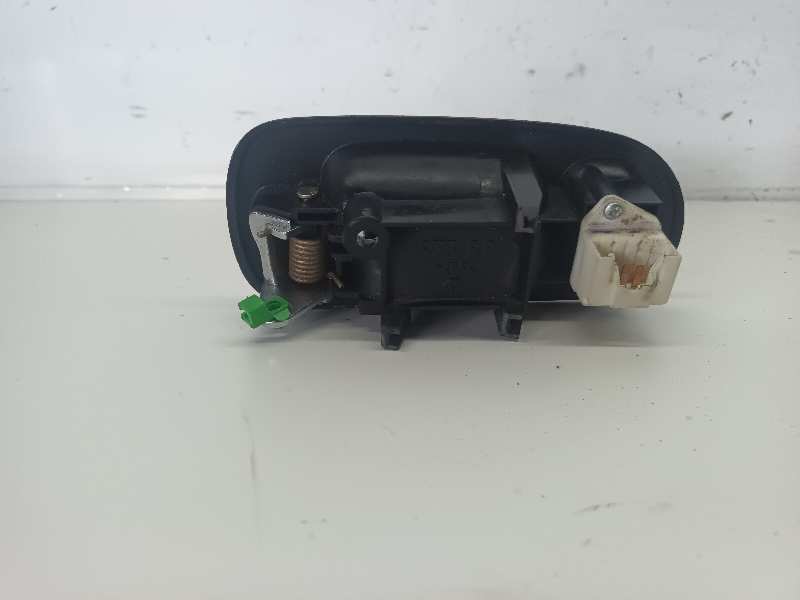 MANETA INTERIOR DELANTERA DERECHA