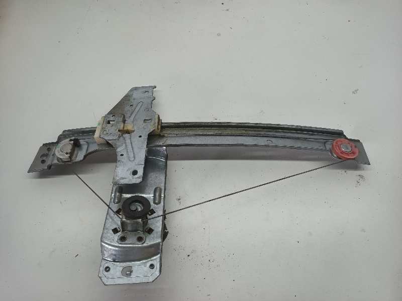 ELEVALUNAS TRASERO DERECHO