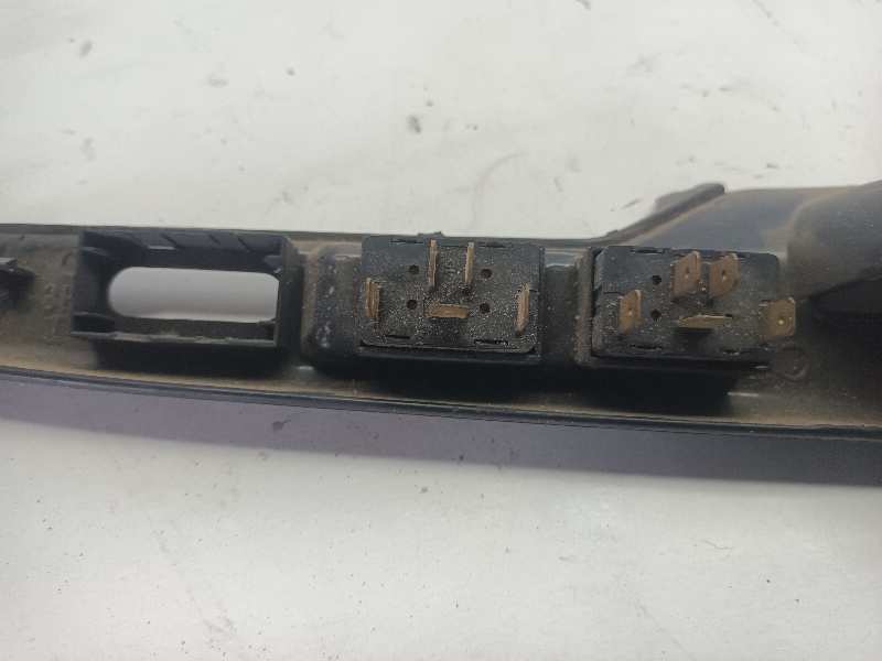 MANDO ELEVALUNAS DELANTERO IZQUIERDO 