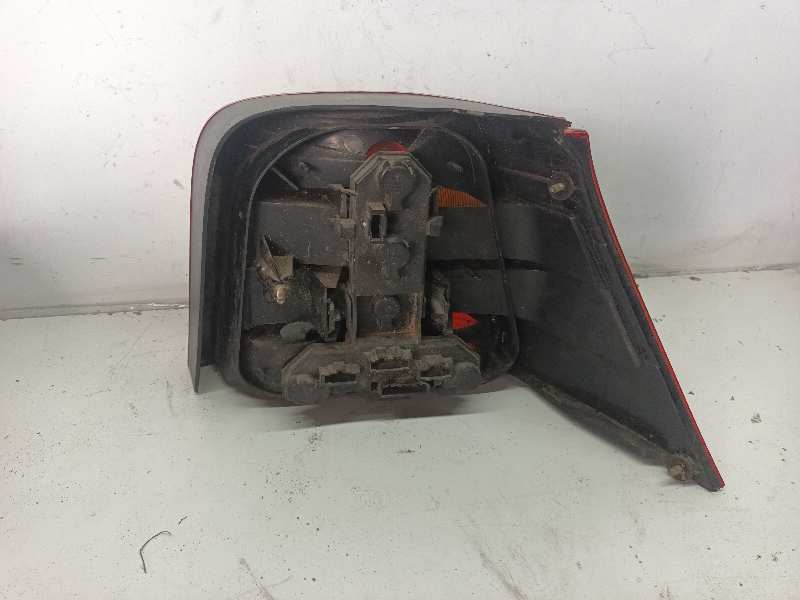 PILOTO TRASERO IZQUIERDO