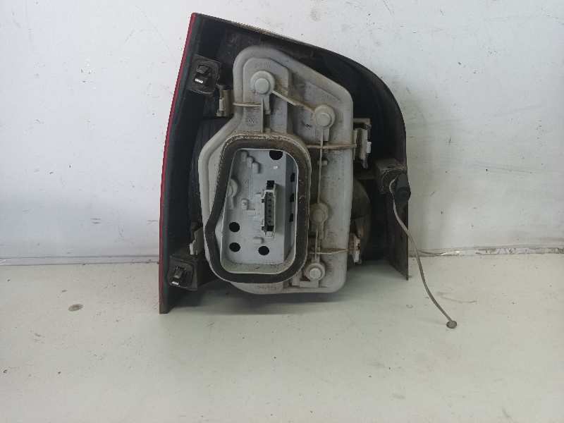 PILOTO TRASERO DERECHO