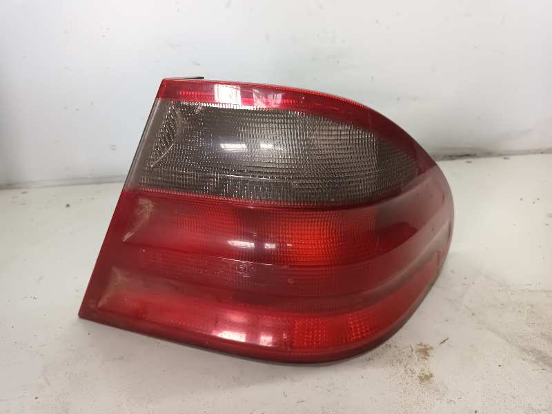 PILOTO TRASERO DERECHO