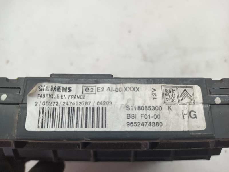 CAJA RELES - FUSIBLES