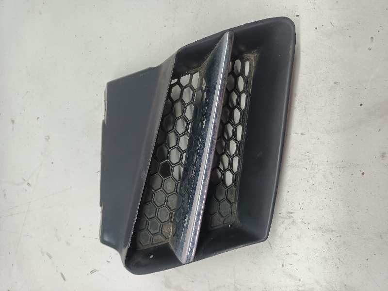 REJILLA PARAGOLPES DERECHA