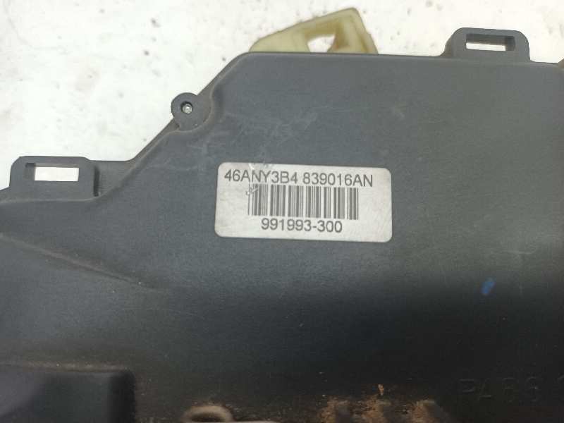 CERRADURA PUERTA TRASERA DERECHA 