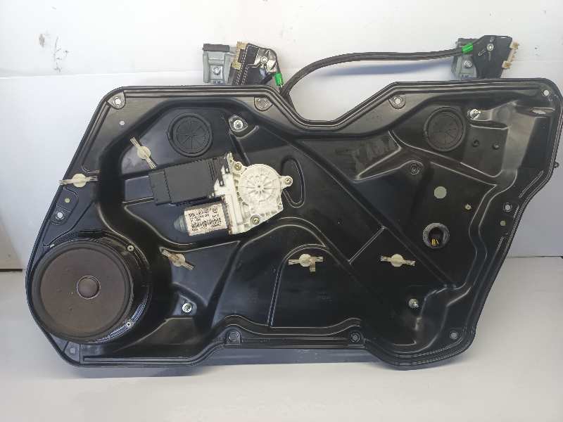 ELEVALUNAS DELANTERO DERECHO