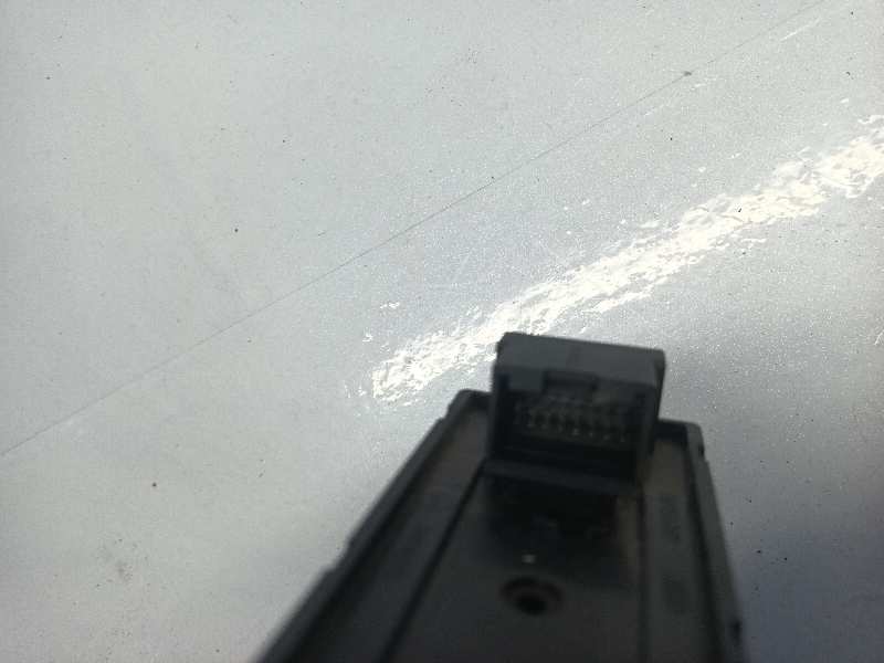 MANDO ELEVALUNAS DELANTERO IZQUIERDO 