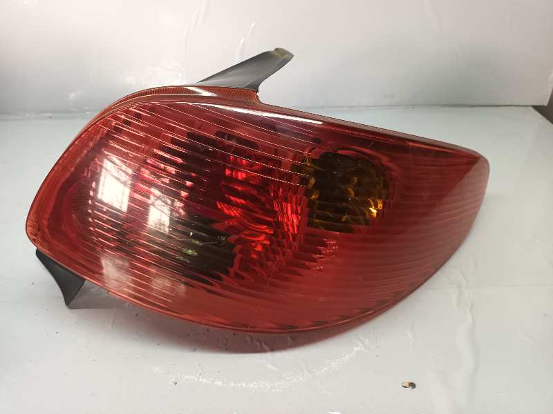 PILOTO TRASERO DERECHO