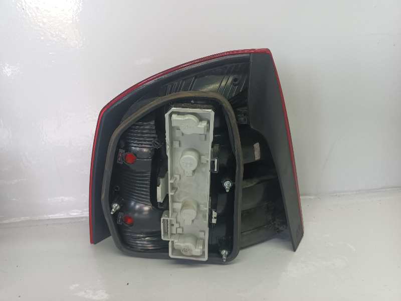 PILOTO TRASERO DERECHO