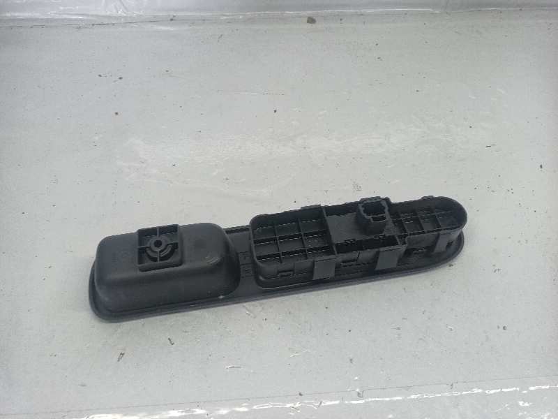 MANDO ELEVALUNAS DELANTERO DERECHO