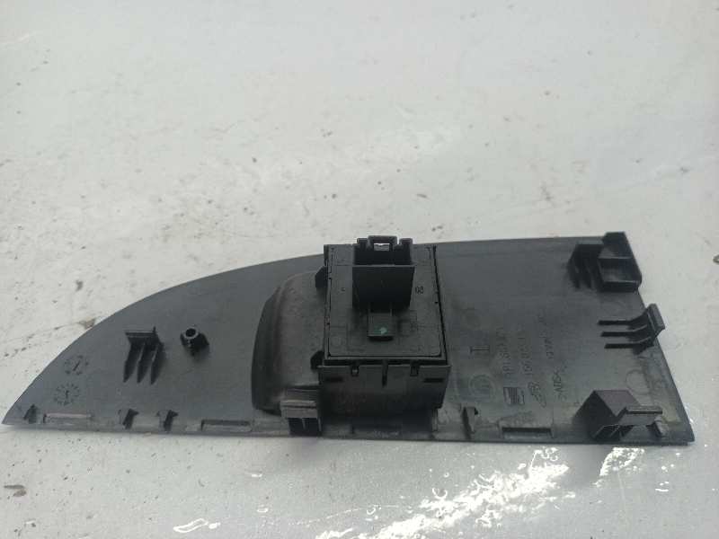 MANDO ELEVALUNAS DELANTERO IZQUIERDO 