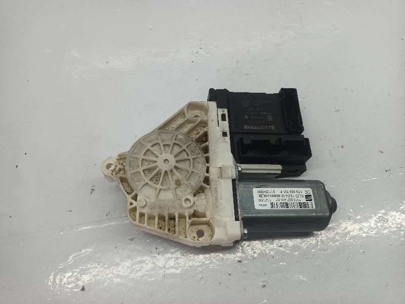 MOTOR ELEVALUNAS DELANTERO IZQUIERDO