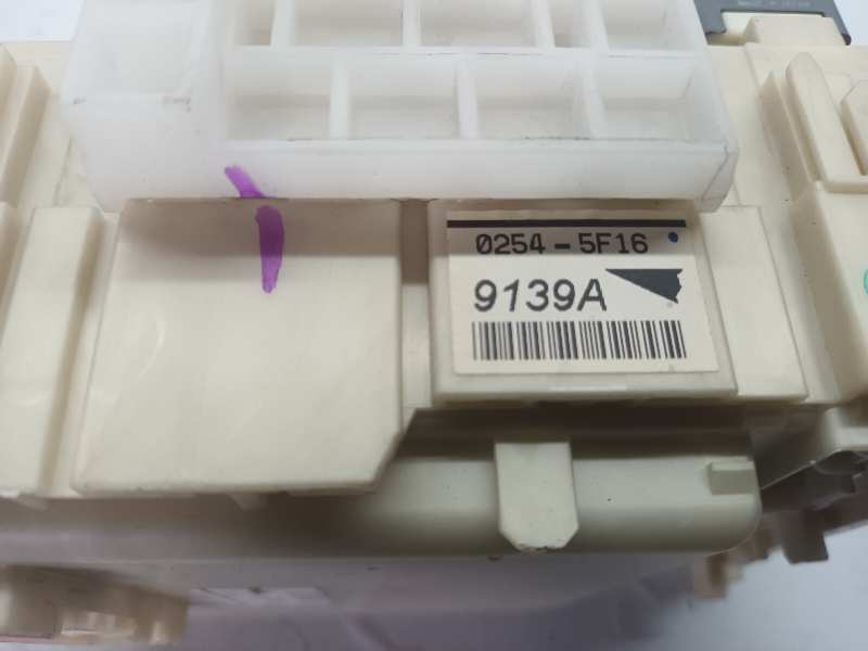 CAJA RELES - FUSIBLES