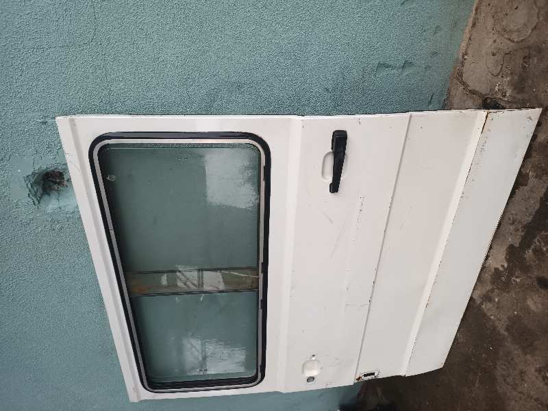 PUERTA TRASERA DERECHA