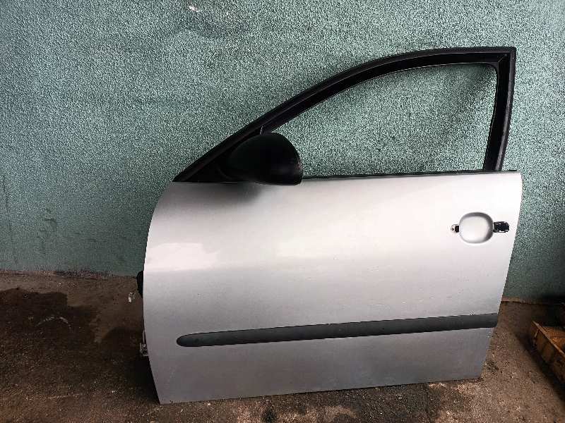 PUERTA DELANTERA IZQUIERDA