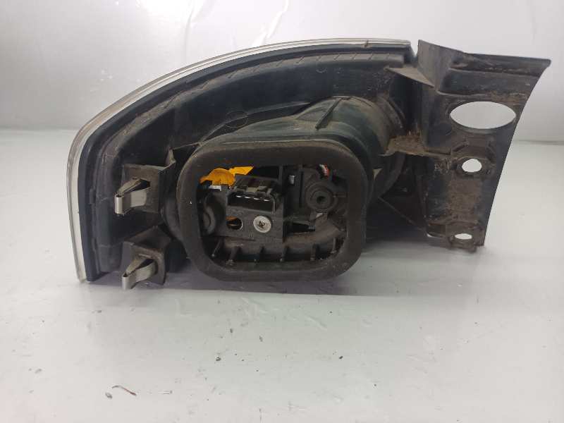 PILOTO TRASERO DERECHO