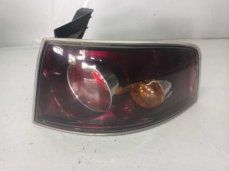 PILOTO TRASERO DERECHO