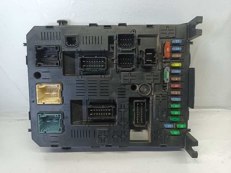 CAJA RELES - FUSIBLES