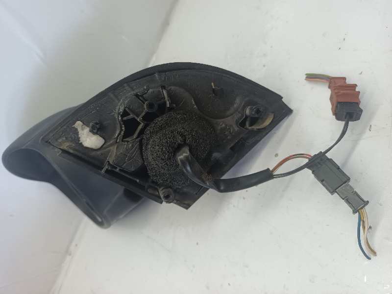 RETROVISOR IZQUIERDO