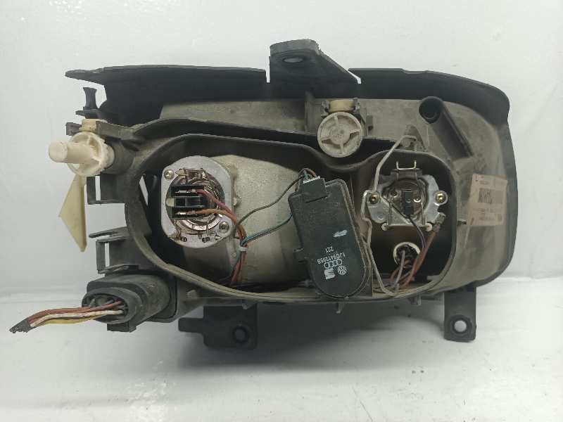 89302810 FARO IZQUIERDO VOLKSWAGEN POLO BERLINA (6N2)