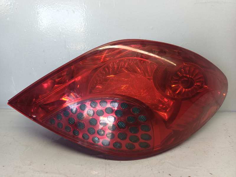 PILOTO TRASERO DERECHO PEUGEOT 207 CC