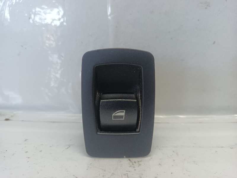 MANDO ELEVALUNAS DELANTERO DERECHO