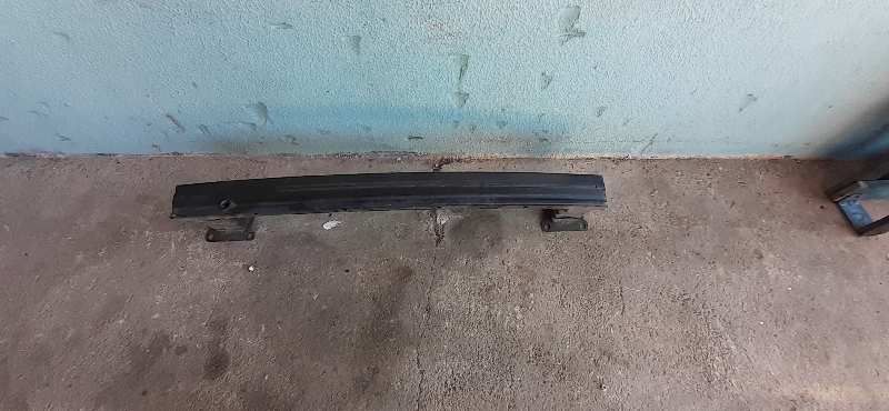 REFUERZO PARAGOLPES DELANTERO