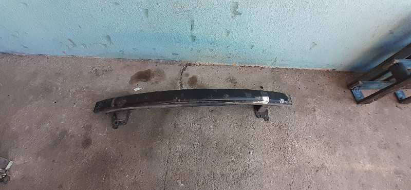 REFUERZO PARAGOLPES DELANTERO