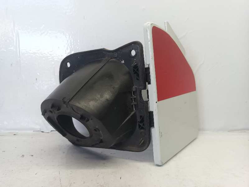 TAPA EXTERIOR COMBUSTIBLE