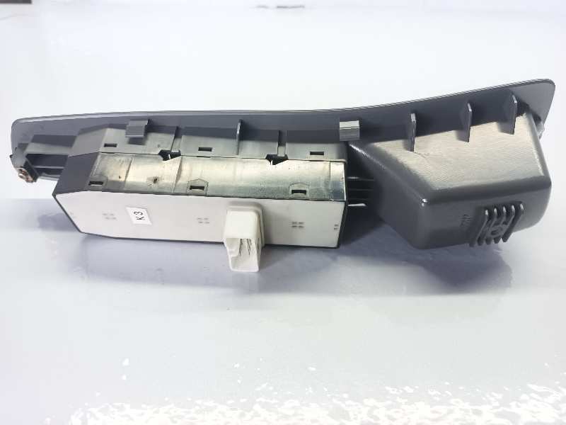 MANDO ELEVALUNAS DELANTERO IZQUIERDO 