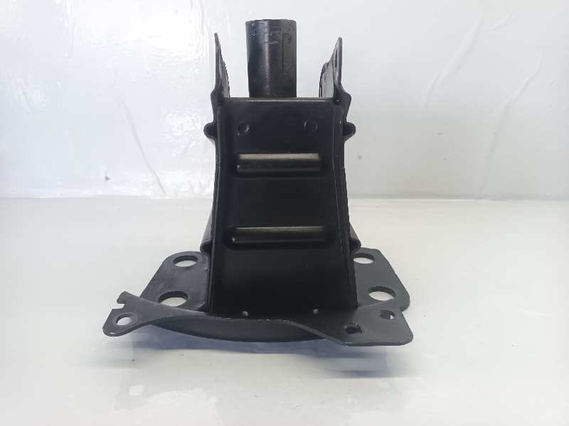 REFUERZO PARAGOLPES DELANTERO