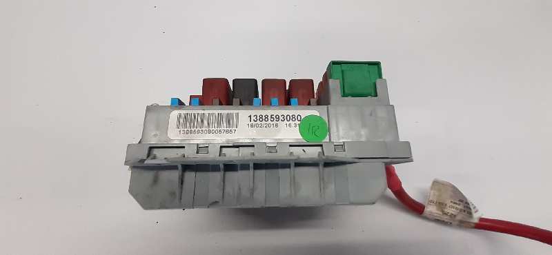 CAJA RELES - FUSIBLES