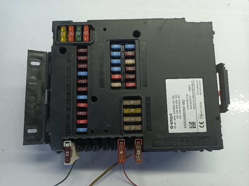 CAJA RELES - FUSIBLES