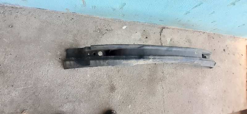 REFUERZO PARAGOLPES DELANTERO