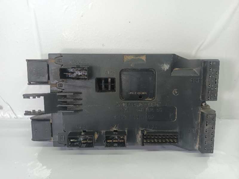 CAJA RELES - FUSIBLES