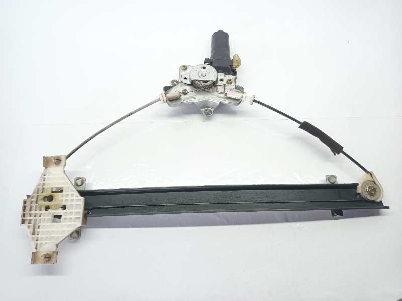 82404H1000 ELEVALUNAS DELANTERO DERECHO HYUNDAI TERRACAN (HP)