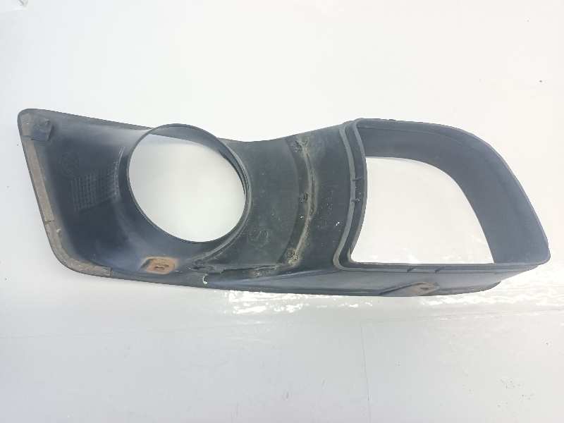 REJILLA PARAGOLPES DERECHA