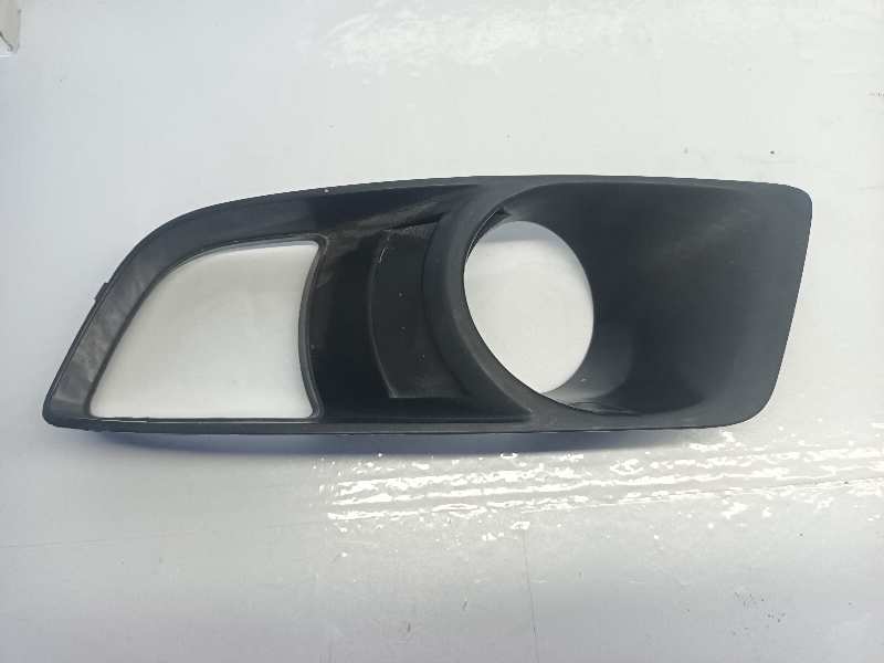 REJILLA PARAGOLPES DERECHA